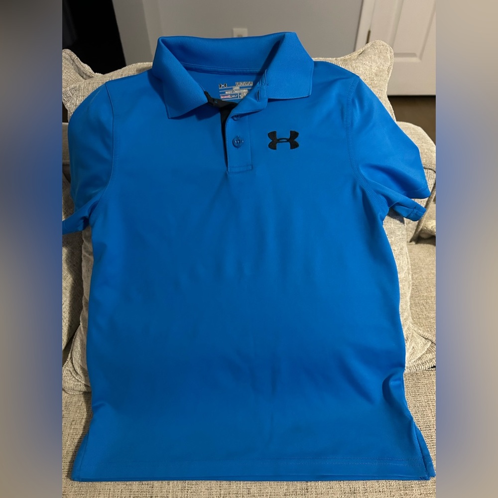 Boys Under Armour heat gear polo shirt, size medium